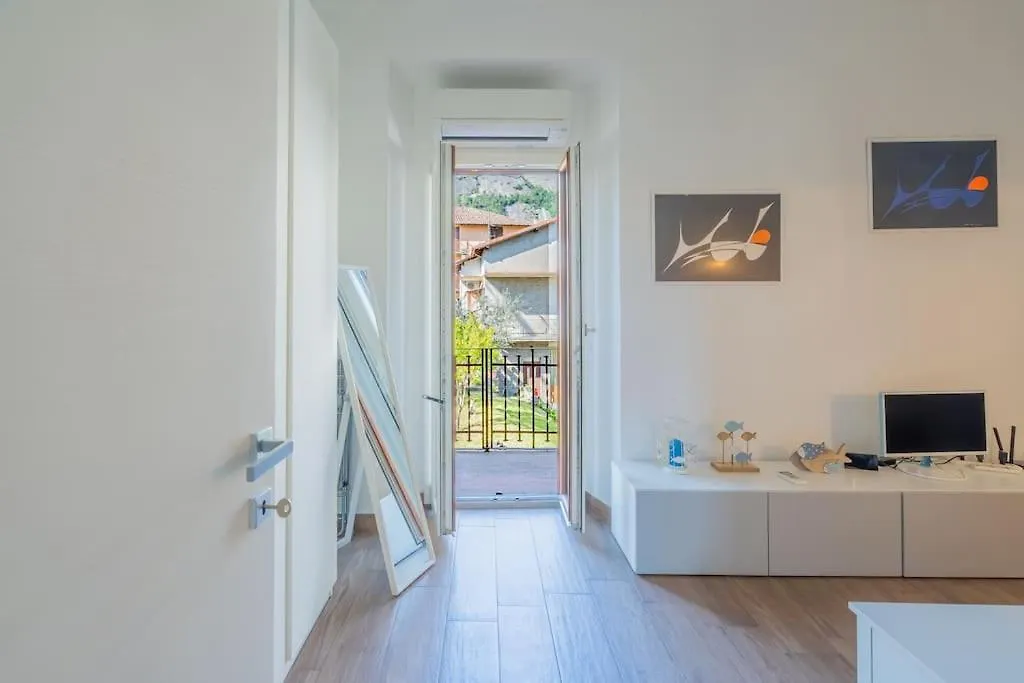 Apartment Swan Lake-Nido D'Amore Sul Lungolago Sarnico
